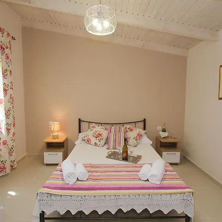 Kouros Holiday home *
