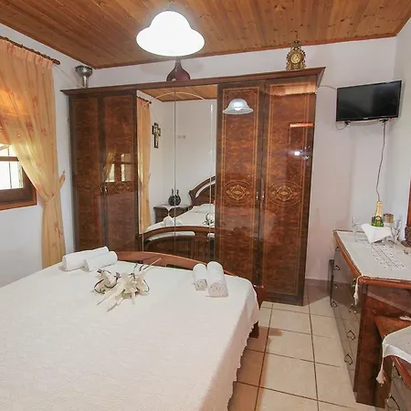 Kouros Holiday home *